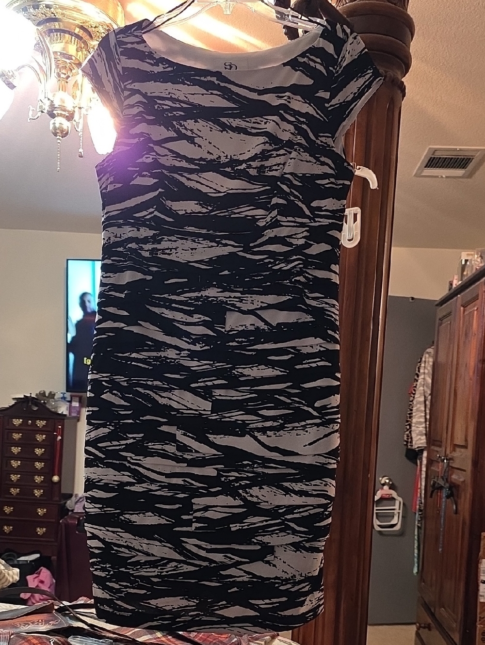 SD Collection Black and Gray Patterned Midi Sheath Dress